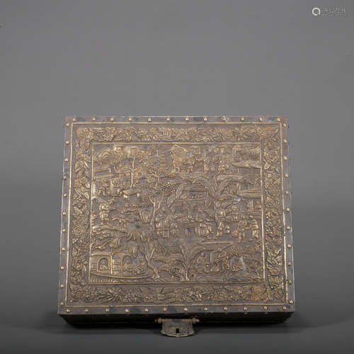 A silver 'figure' box