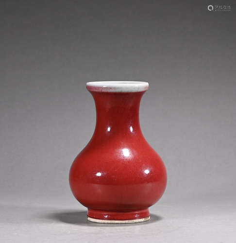 A peachbloom-glazed vase