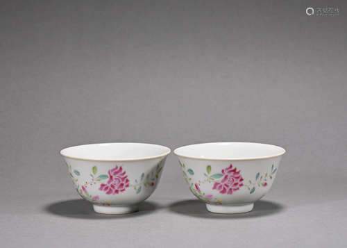 A pair of famille-rose cup