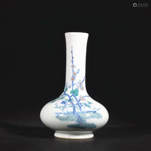 A DouCai 'floral' vase