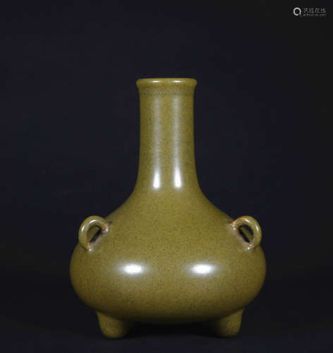 A teadust-glazed vase