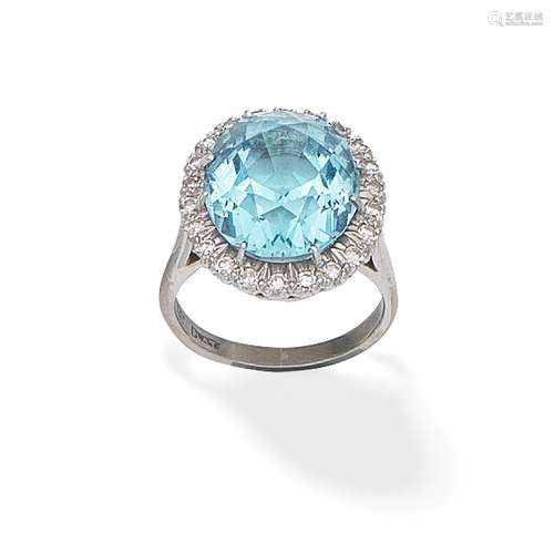 AQUAMARINE AND DIAMOND CLUSTER RING