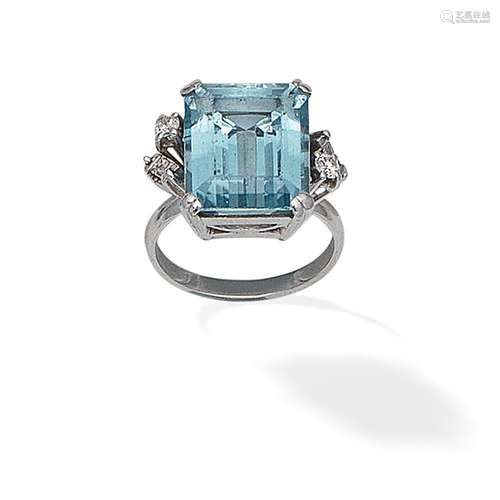 AQUAMARINE AND DIAMOND RING