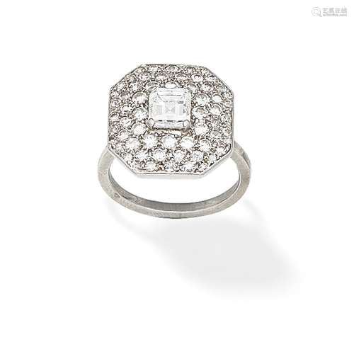 DIAMOND PLAQUE RING