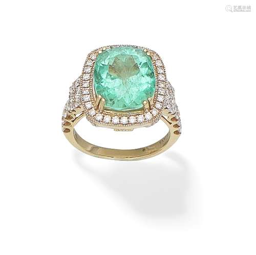 EMERALD AND DIAMOND CLUSTER RING