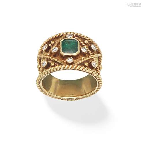 EMERALD AND DIAMOND DRESS RING,