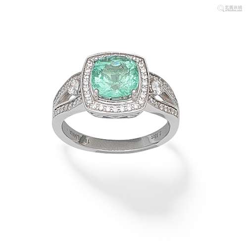 EMERALD AND DIAMOND RING