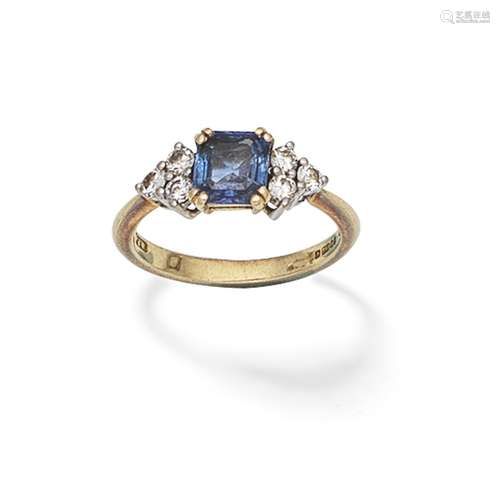 SAPPHIRE AND DIAMOND RING