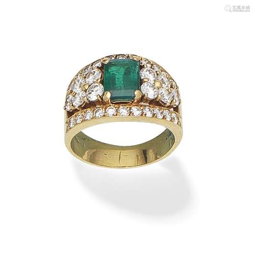 EMERALD AND DIAMOND RING