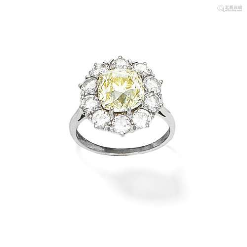 DIAMOND CLUSTER RING,