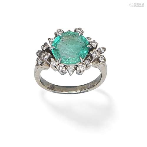 EMERALD AND DIAMOND CLUSTER RING