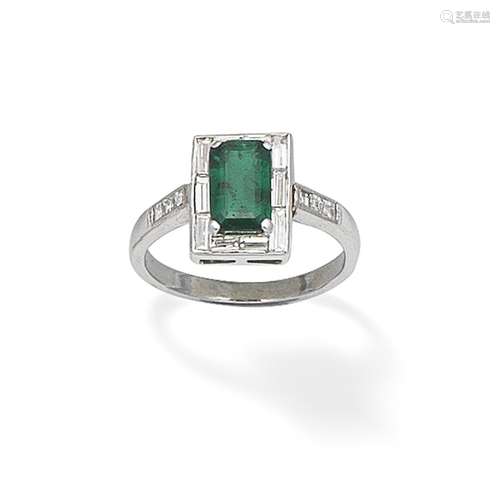 EMERALD AND DIAMOND RING