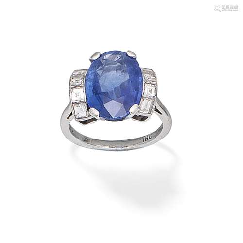 SAPPHIRE AND DIAMOND RING