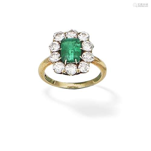 EMERALD AND DIAMOND CLUSTER RING,