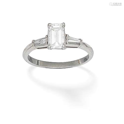 DIAMOND SINGLE-STONE RING