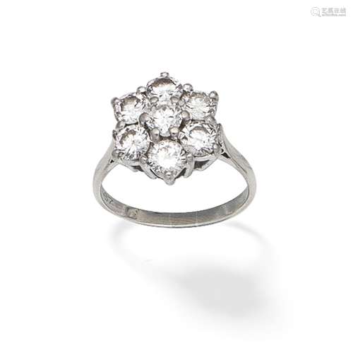 DIAMOND CLUSTER RING