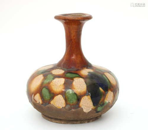 Sancai-Glazed Long Neck Vase