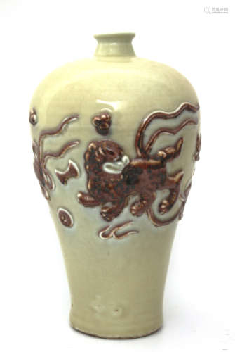 Underglazed Red Lion Meiping Vase
