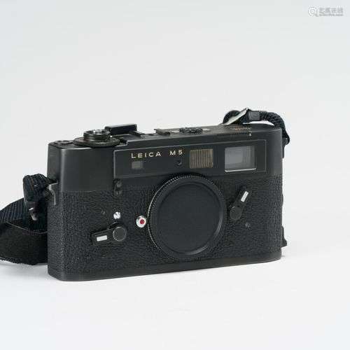 Appareil photographique. Boitier Leitz Leica M5 noir n°13570...