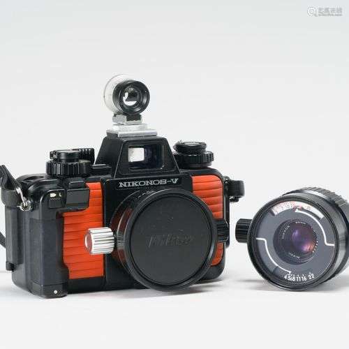 Appareil photographique. Boitier Nikon Nikonos-V (orange) av...