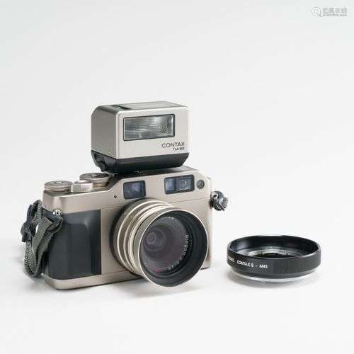 Appareil photographique. Boitier Contax G1 avec objectif Car...