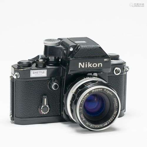 Appareil photographique. Boitier Nikon F Photomic (noir) ave...