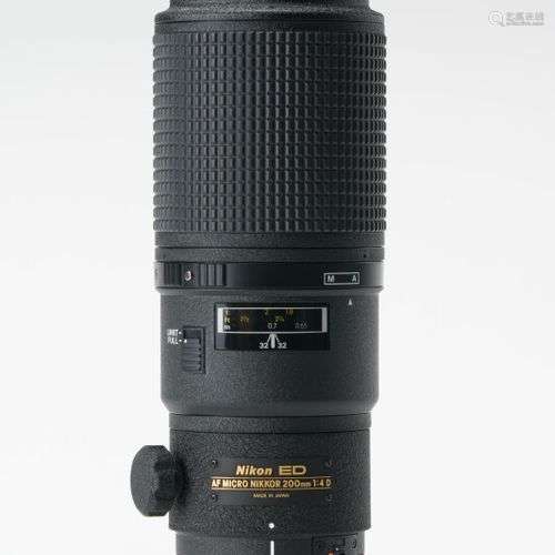 Appareil photographique. Objectif Nikon ED AF Micro Nikkor 4...