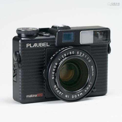 Appareil photographique. Boitier Plaubel Makina 670 avec obj...