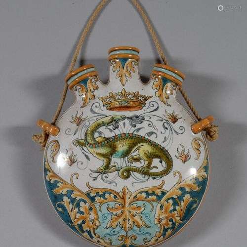 BLOIS Gourde porte-buis en faïence polychrome à décor de la ...