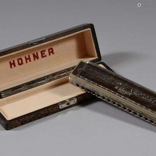 HOHNER Harmonica « The 64 Chromonica ». Dans sa boîte d'orig...