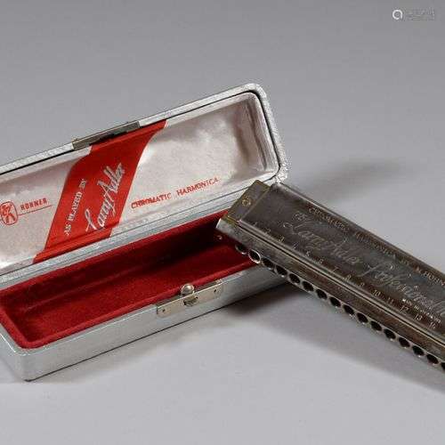 HOHNER Harmonica « The Larry Adler Professional 16 ». Dans s...