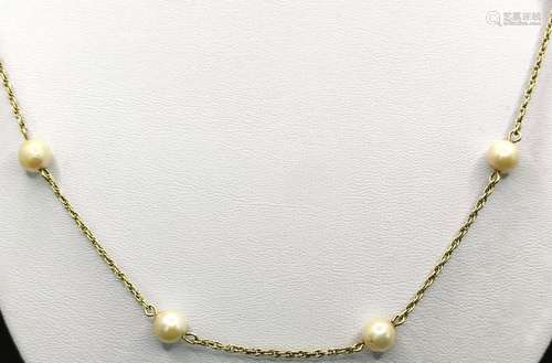 Fine cord necklace with small pearls (diameter approx. 6mm),...