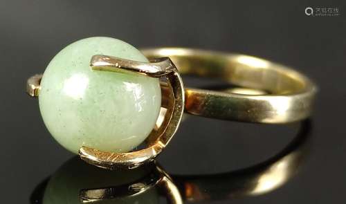 Exceptional ring, centered with aventurine ball, set in 585/...