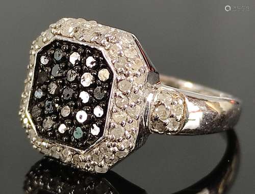 Two-tone diamond ring, ring head set with black (beh.) and w...