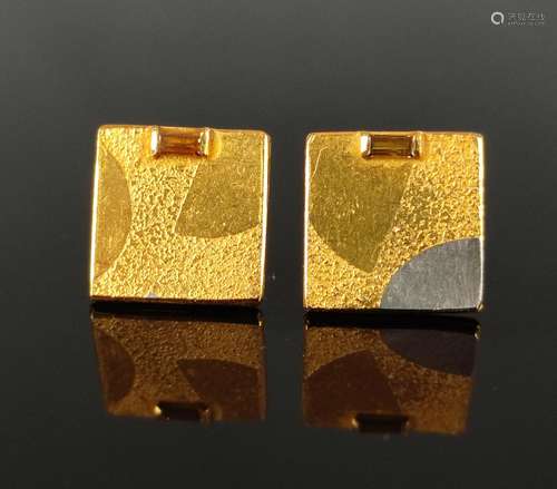 Design ear studs Zobel, square shape with small baguette cut...