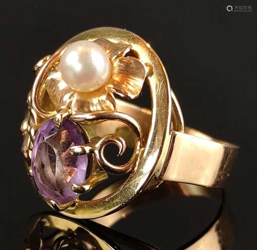 Ring with amethyst and pearl as a flower with golden leaf, 5...