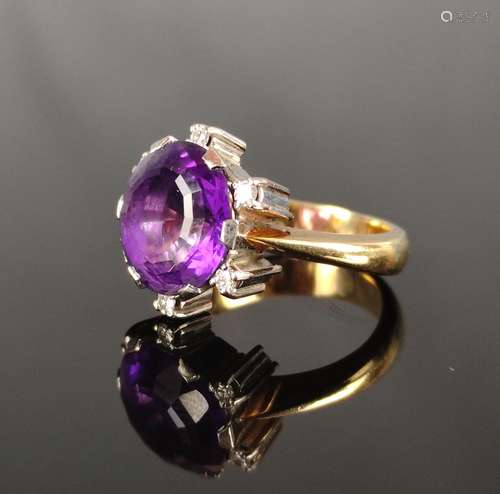 Amethyst ring, faceted round cut, surrounded by 6 small diam...