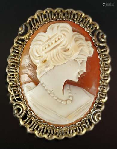 Antique pendant/brooch, shell cameo with lady portrait, wide...