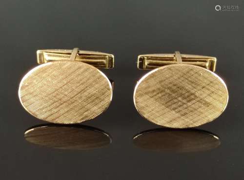 Pair of cuff links, oval frosted plate, 333/8K yellow gold, ...