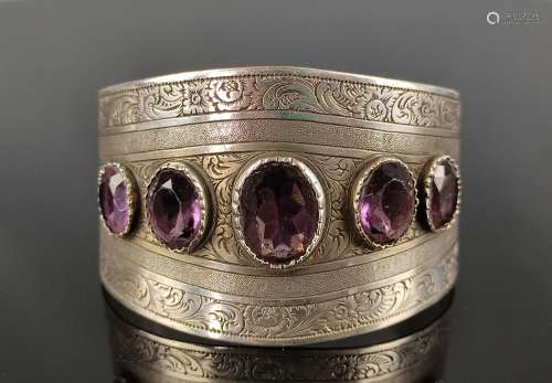 Bangle/bracelet, with 5 faceted oval amethysts, elaborately ...