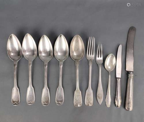 10 pieces of cutlery, consisting of 5 dinner spoons, one cof...