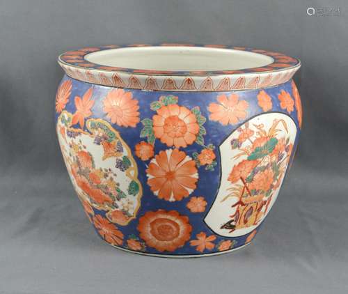 Cache-pot/ flowerpot, Imari, polychrome decoration with flow...