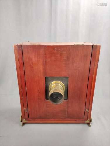 Large wooden camera, mahogany wood case, brass fittings and ...