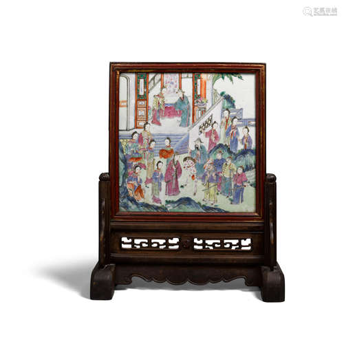 A Table screen mounted with famille rose enameled figural pl...