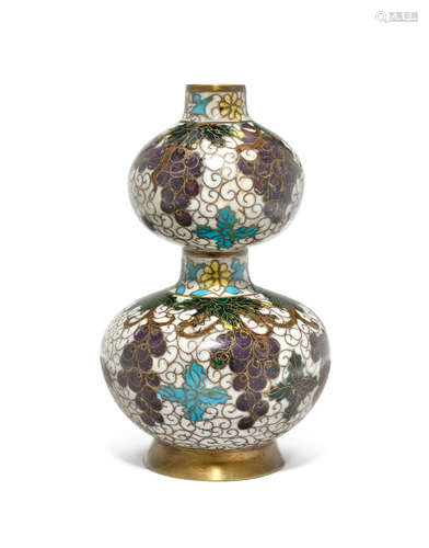 A CLOISONNE ENAMEL DOUBLE-GOURD VASE