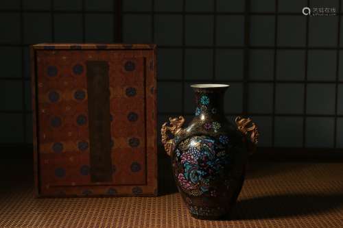Chinese Qing Dynasty Qianlong Glazed Gold Painted Porcelain ...