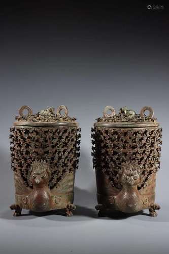 Chinese Pair Of Bronze Vessel In The Spring And Autumn