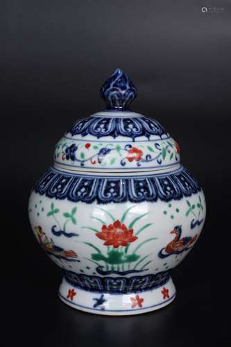 Chinese Qing Dynasty Blue And White Porcelain Cover Jar