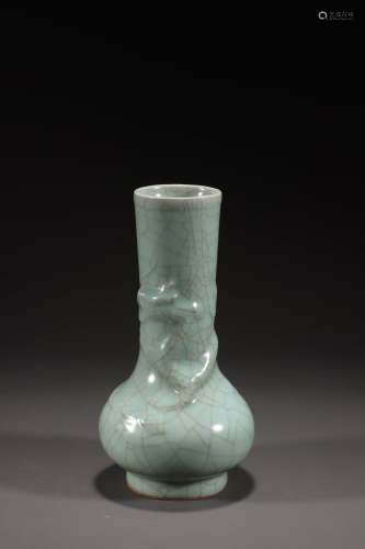 Chinese Longquan Wave Porcelain Bottle