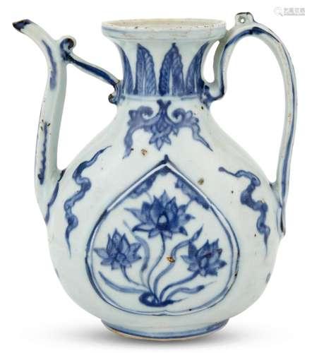 A Chinese Blue and White Porcelain Ewer